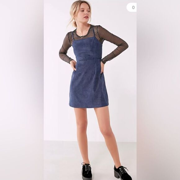 Urban Outfitters  - Picture 6 of 9